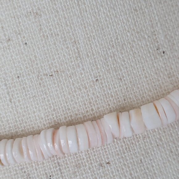 Vintage Pink Puka Shell Choker 16" - Picture 5 of 12